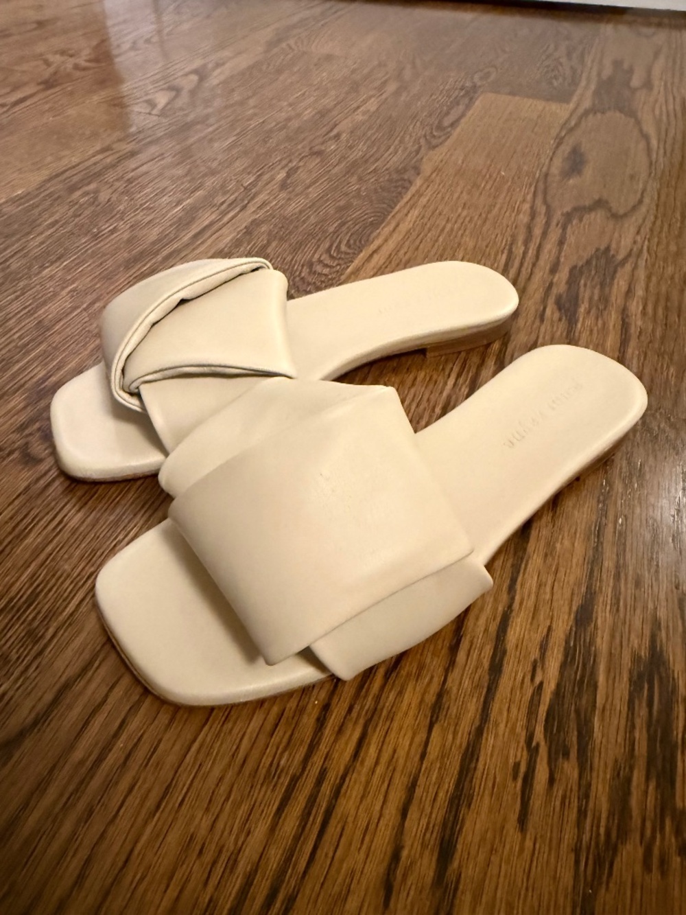 Jenni Kayne off white slides